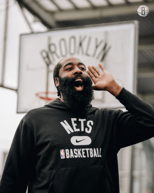 包含斯图加特训练开放日，今晨主帅复盘引欢呼，NBA总决赛在即，纪律约束更严格的词条