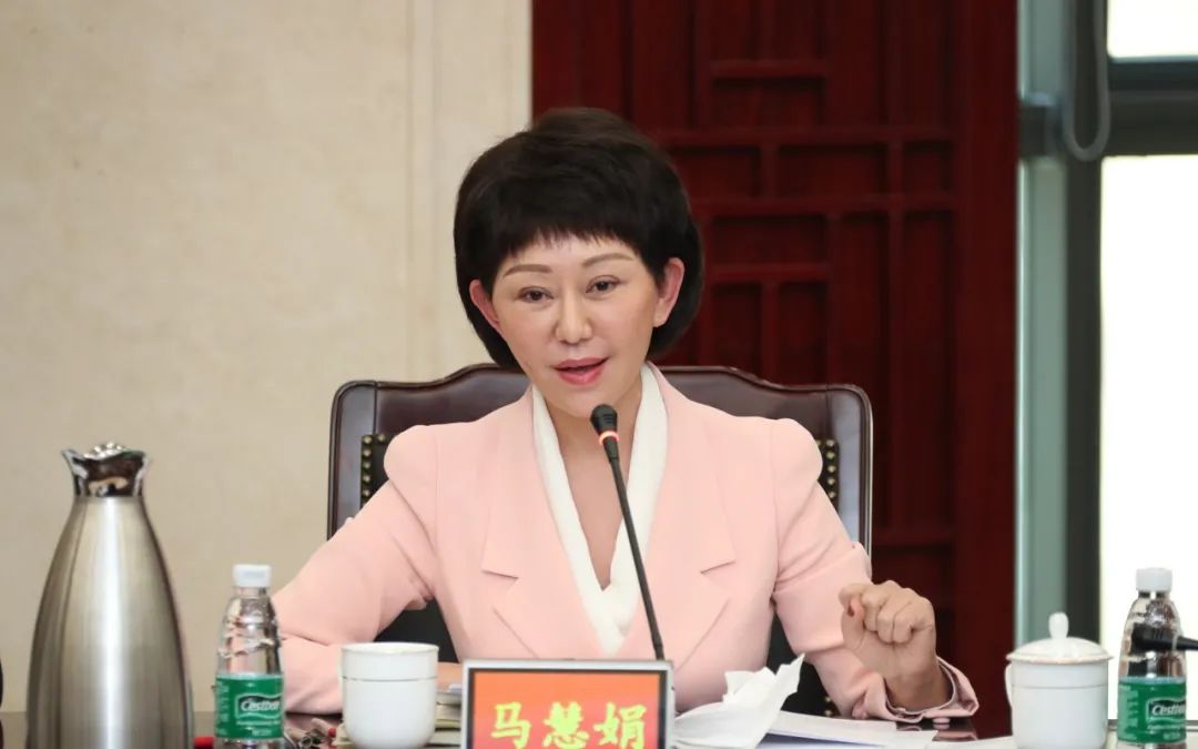 包含波尔图内部会议纪要流出：今晨回应争议，法国杯使命明确，医务组通报恢复的词条